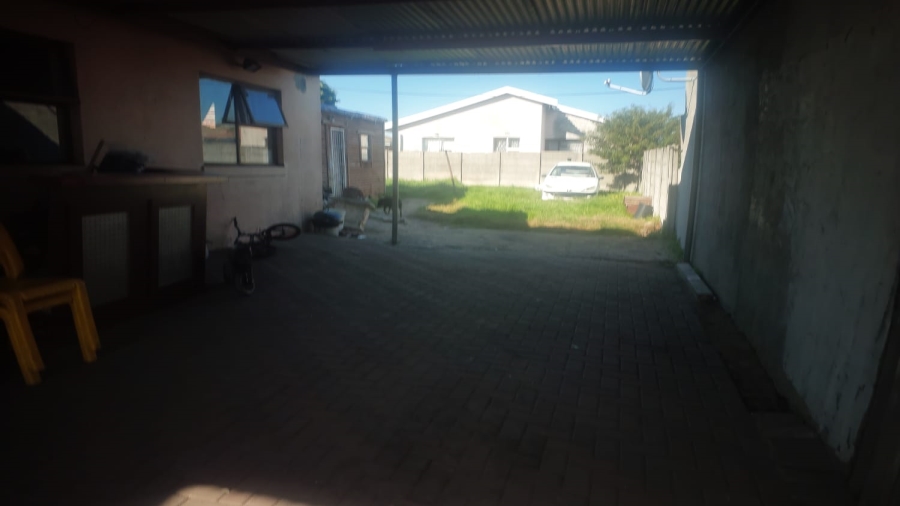 3 Bedroom Property for Sale in Peerless Park West Western Cape